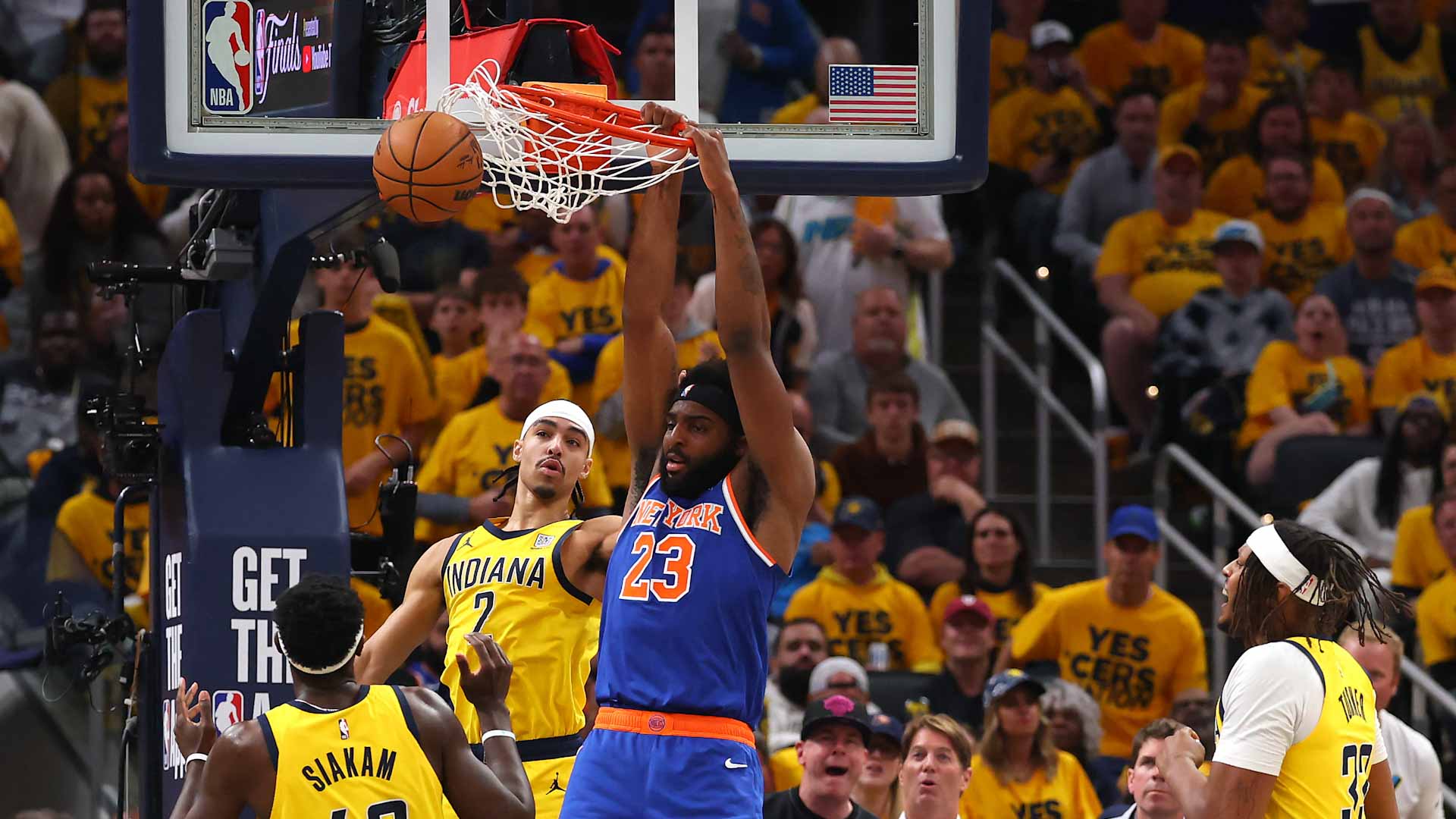 إنديانا يتقدم على نيويورك نيكس ويقترب من نهائي السلة الأميركية 