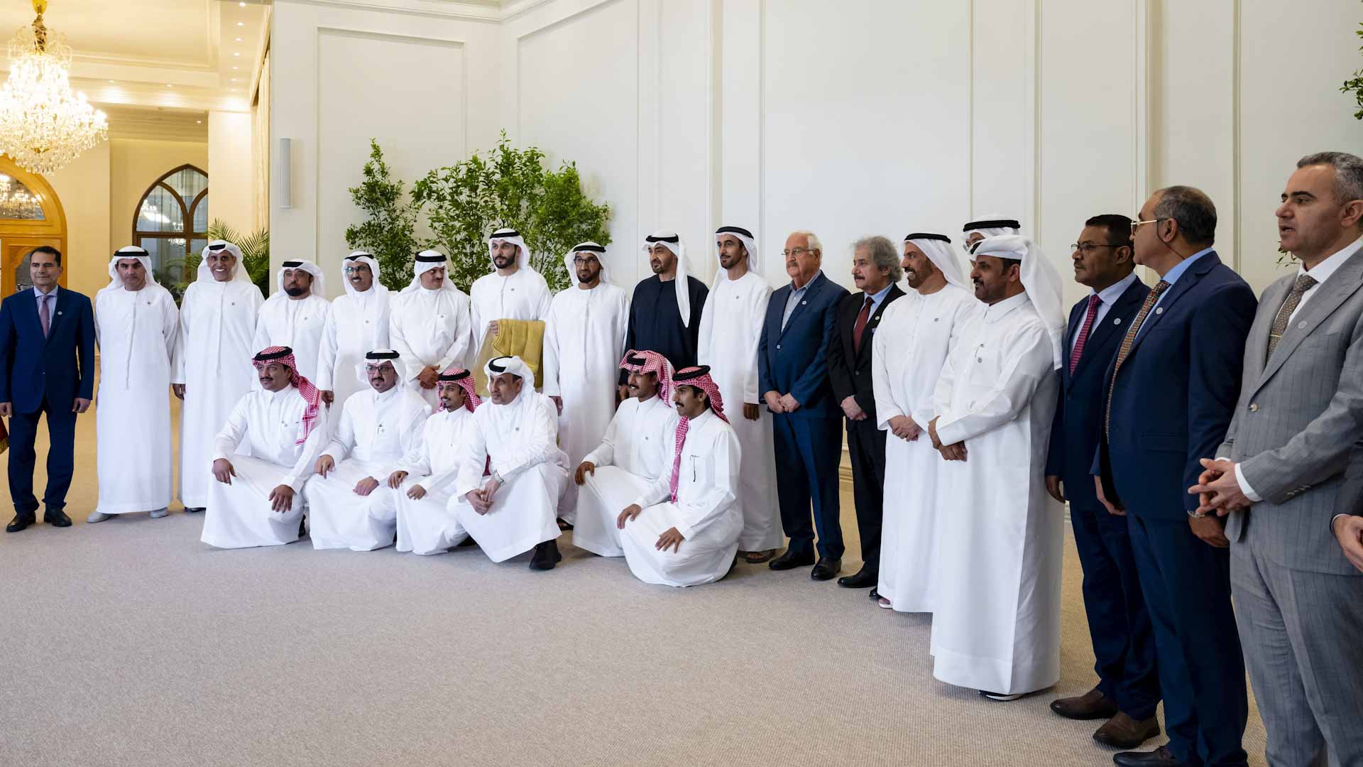 UAE President receives winners, judges of Prince of Poets 