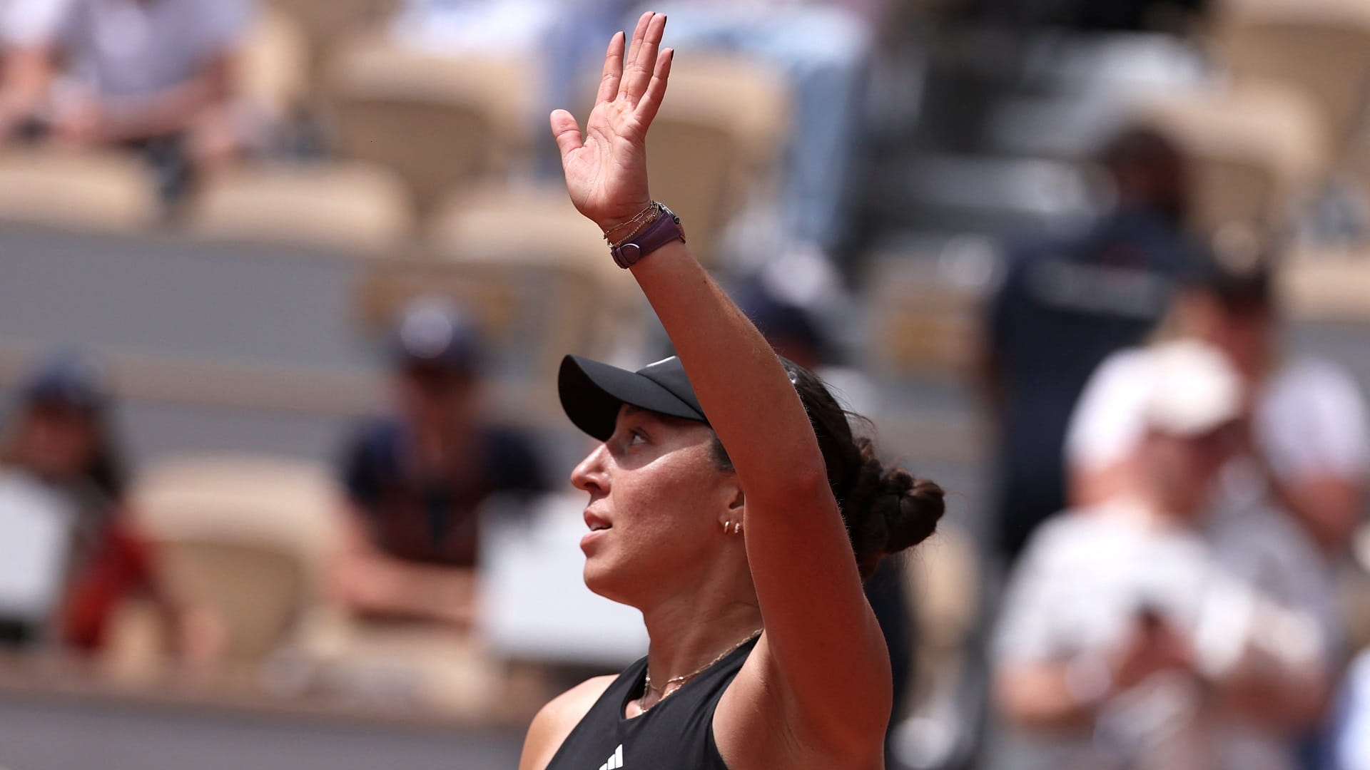 الأميركية بيغولا تتأهل للدور الثالث في بطولة فرنسا للتنس  