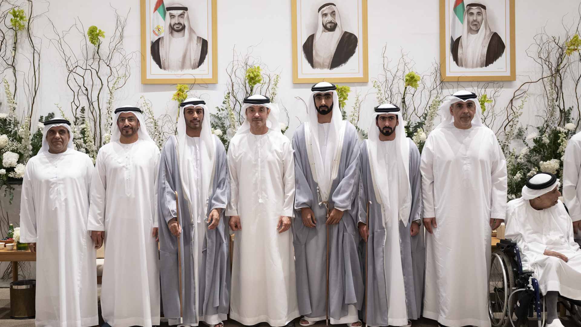 هزاع بن زايد يحضر أفراح الهاملي والرميثي في أبوظبي 