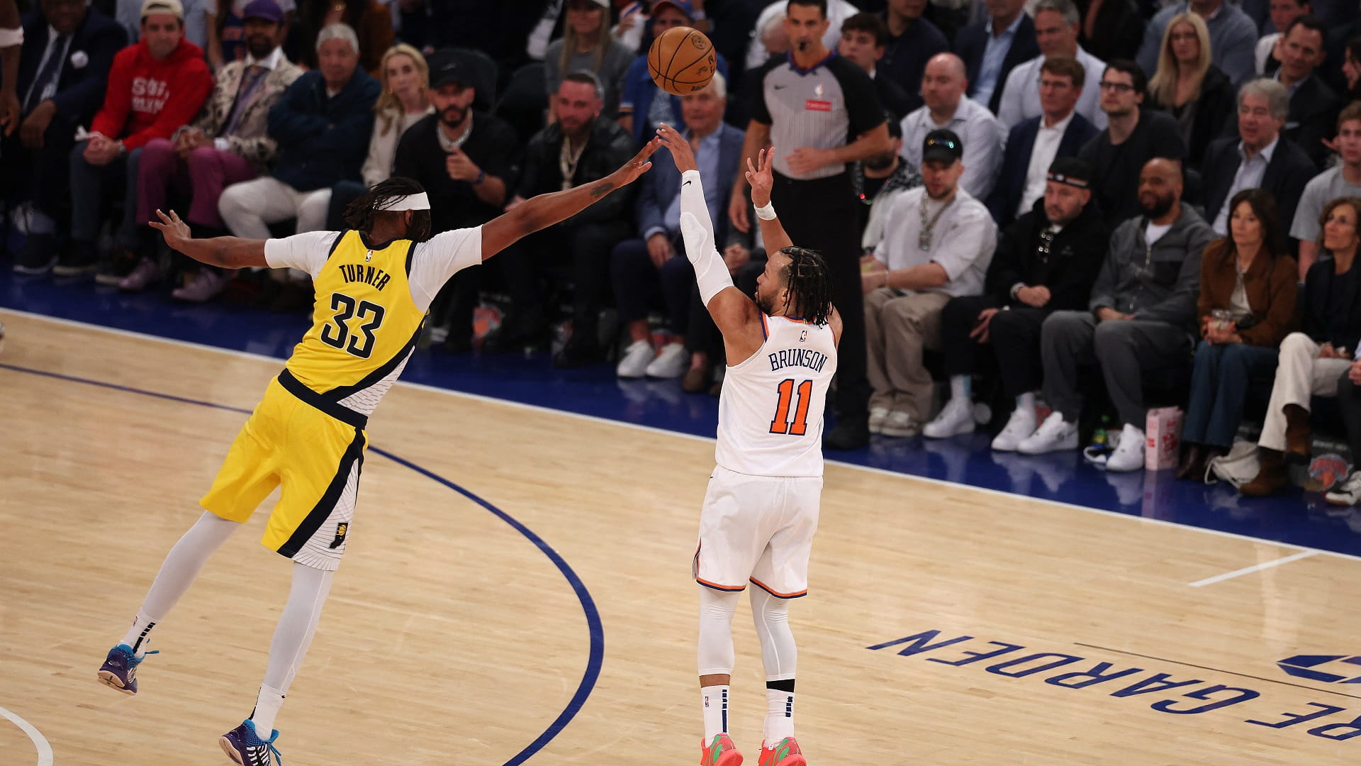 نيويورك نيكس ينعش آماله ببلوغ نهائي دوري السلة الأميركي 