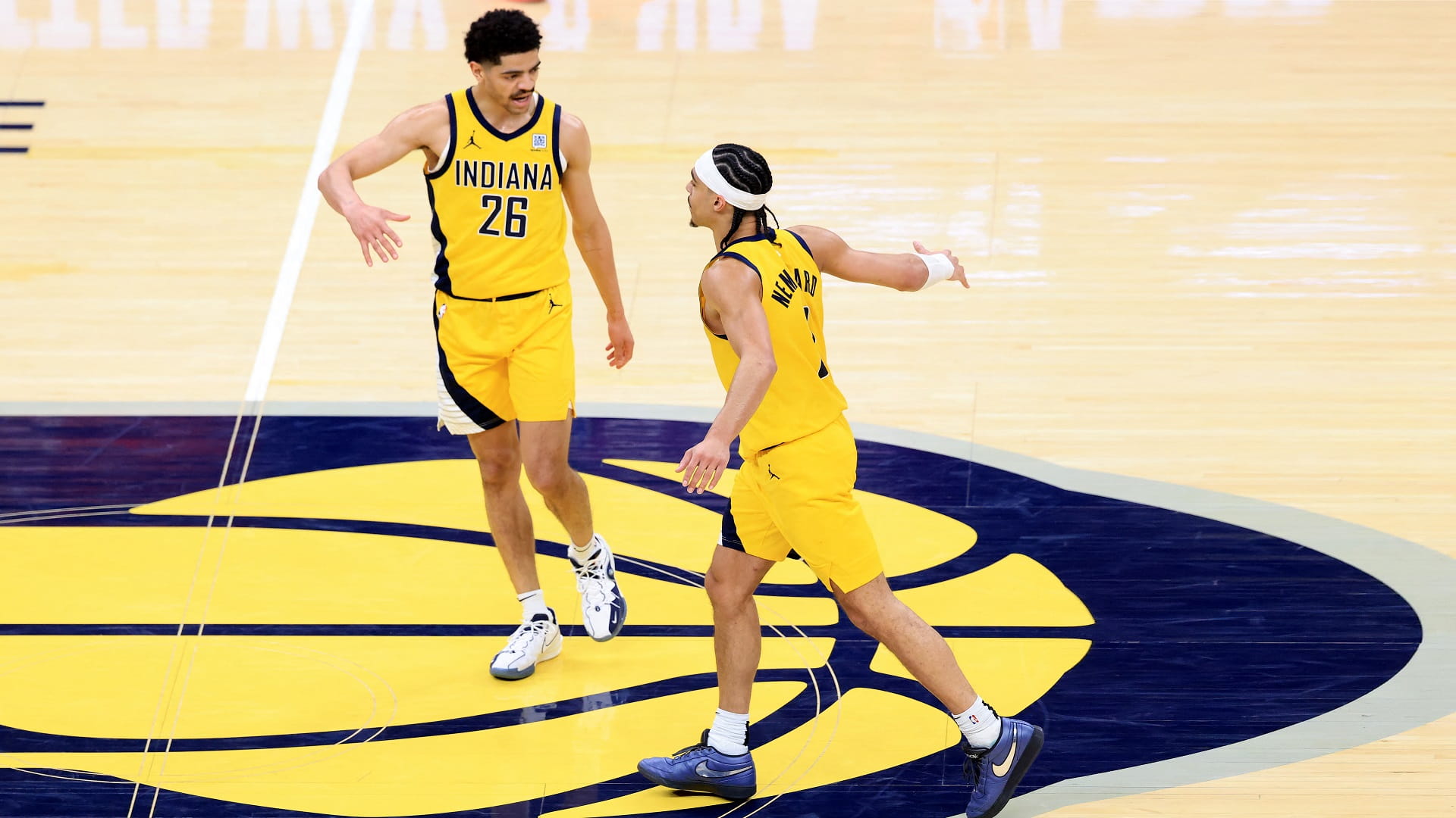 إنديانا بيسرز يتأهل لنهائي دوري السلة الأميركي 