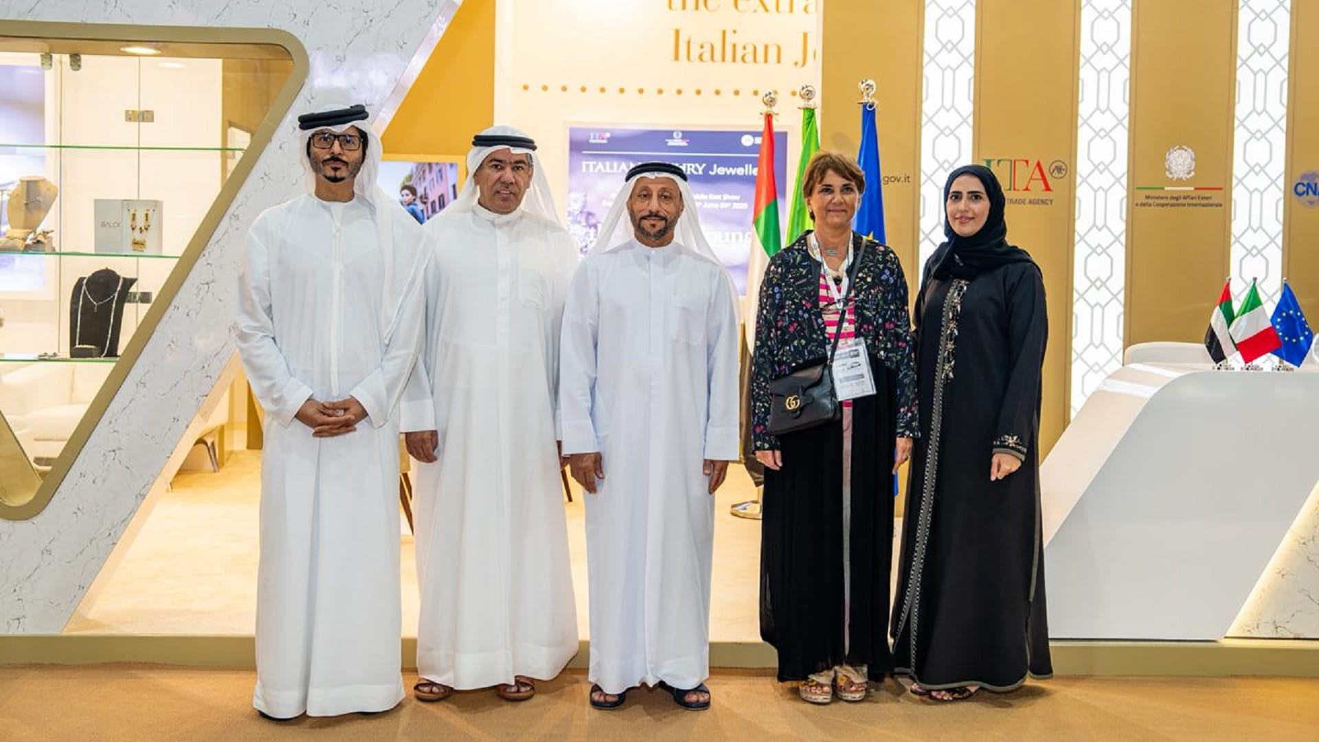 إبداعات إيطالية تخطف الأنظار بمعرض الشرق الأوسط للساعات والمجوهرات