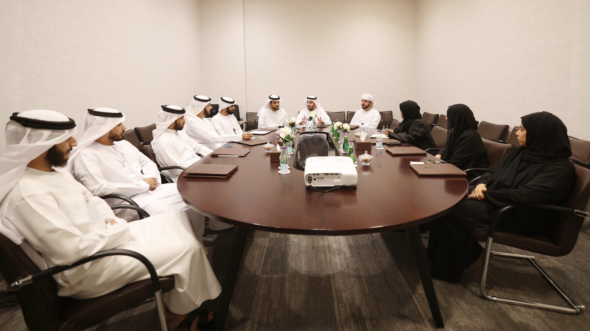 مكتب شؤون حجاج دولة الإمارات يعزز الخدمات الوعظية والإفتائية  