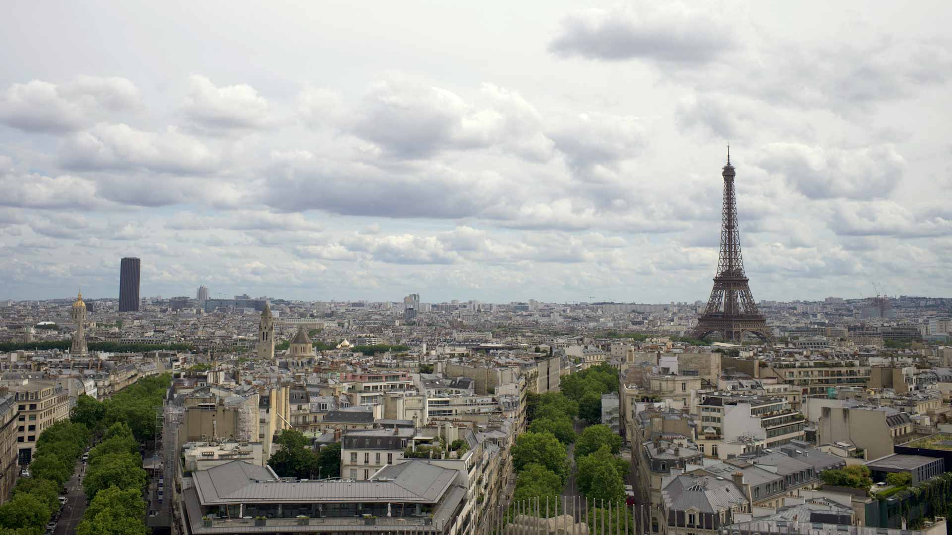 لحماية الأطفال.. فرنسا تحظر التدخين "جزئياً" في الأماكن العامة  