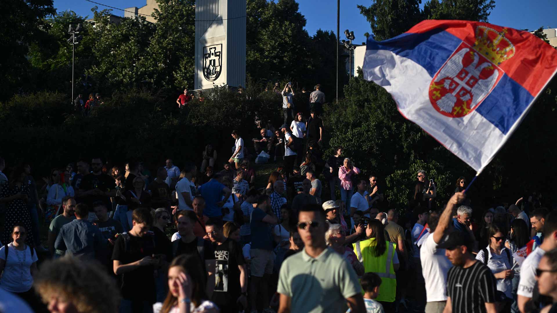 كارثة نوفي ساد تشعل الشارع الصربي ضد الحكومة 