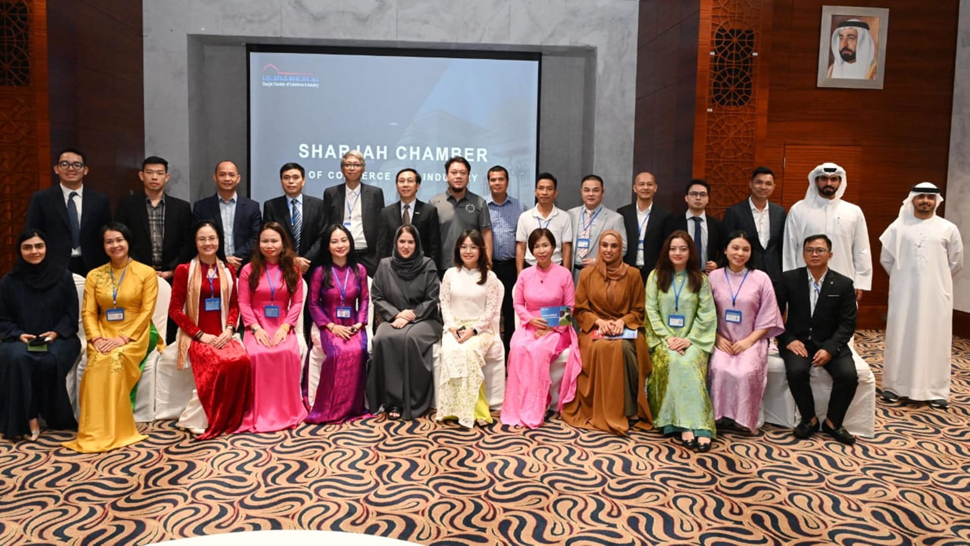 صورة بعنوان: "غرفة الشارقة" تعزز التعاون الاقتصادي مع وفد فيتنامي رفيع 