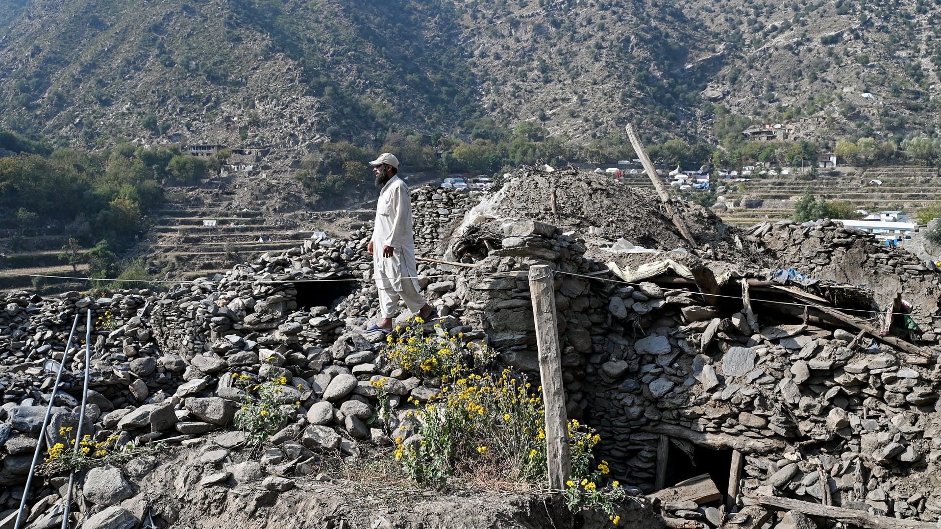 زلزال بقوة 6.3 درجة يضرب شمال أفغانستان ووفاة 7 أشخاص