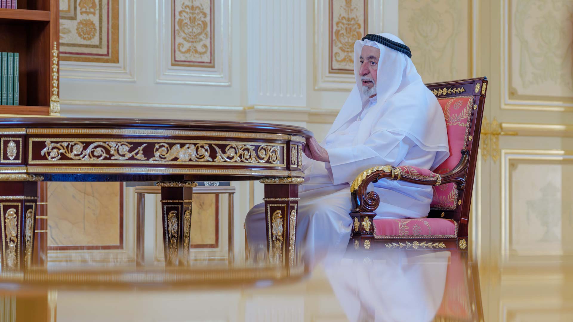 صورة بعنوان: <span class="scChromeData">{"commands":[{"click":"chrome:common:edititem({command:\"webedit:open\"})","header":"Edit the related item","icon":"/temp/iconcache/office/16x16/cubes.png","disabledIcon":"/temp/cubes_disabled16x16.png","isDivider":false,"tooltip":"Edit the related item in the Content Editor.","type":"common"},{"click":"chrome:rendering:personalize({command:\"webedit:personalize\"})","header":"Personalize","icon":"/temp/iconcache/office/16x16/users_family.png","disabledIcon":"/temp/users_family_disabled16x16.png","isDivider":false,"tooltip":"Create or edit personalization for this component.","type":"sticky"},{"click":"chrome:rendering:editvariations({command:\"webedit:editvariations\"})","header":"Edit variations","icon":"/temp/iconcache/office/16x16/windows.png","disabledIcon":"/temp/windows_disabled16x16.png","isDivider":false,"tooltip":"Edit the variations.","type":"sticky"}],"contextItemUri":"sitecore://master/{48F31CAE-84A8-4624-A1B4-1F519579CE91}?lang=ar&ver=1","custom":{},"displayName":"Title","expandedDisplayName":"This is require field and Maximum 90 character is allow"}</span><span sc_parameters="prevent-line-break=true" class="scWebEditInput scEnabledChrome" id="fld_48F31CAE84A84624A1B41F519579CE91_E873DAB3C3324E8EB106973D9F53F5B7_ar_1_f630a7dd972a400f88f6a3049dea2fab_958_edit" contenteditable="true" scdefaulttext="[No text in field]" scfieldtype="single-line text" sc-part-of="field">حاكم الشارقة: "مجمع التواريخ" يخدم الباحثين ويجمع كل وثائق المنطقة</span>_18B6A58F0ACC4E909C2D1A7376FFDABA