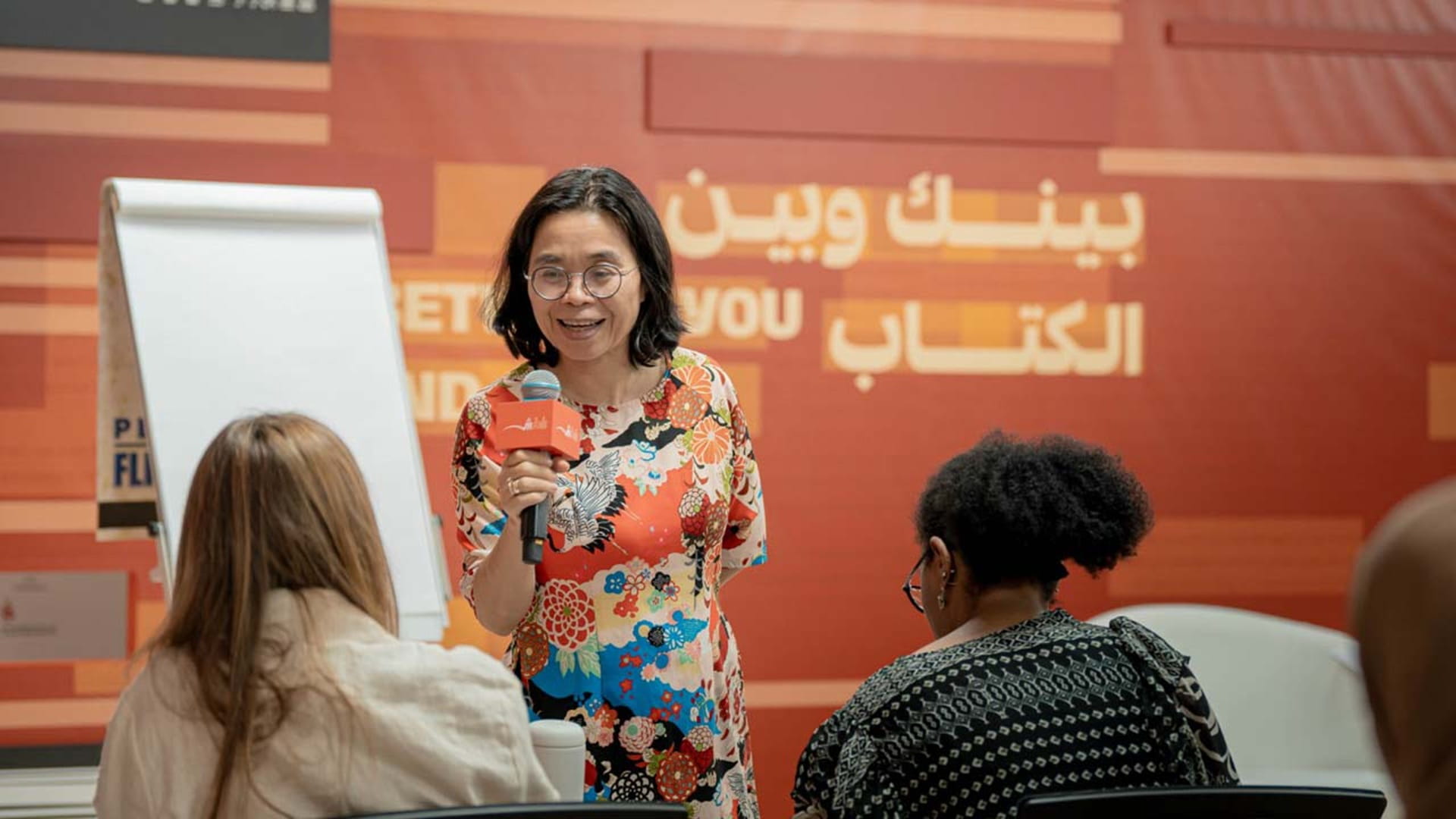 Nguyen Phan Mai inspires writers to embrace roots at SIBF 2025 