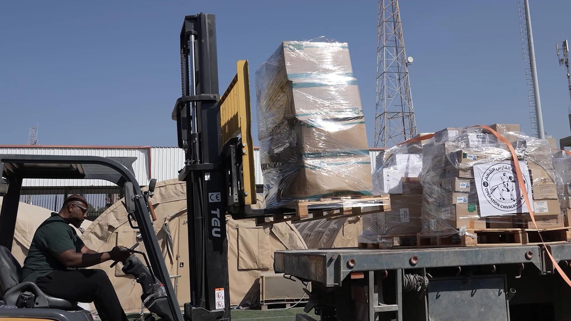 المستشفى الميداني الإماراتي في رفح يدعم غزة بأدوية ومستلزمات طبية 