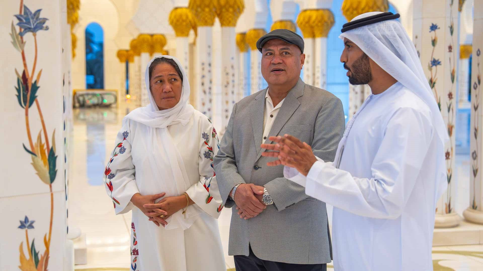Tuvalu PM visits Sheikh Zayed Grand Mosque in Abu Dhabi 