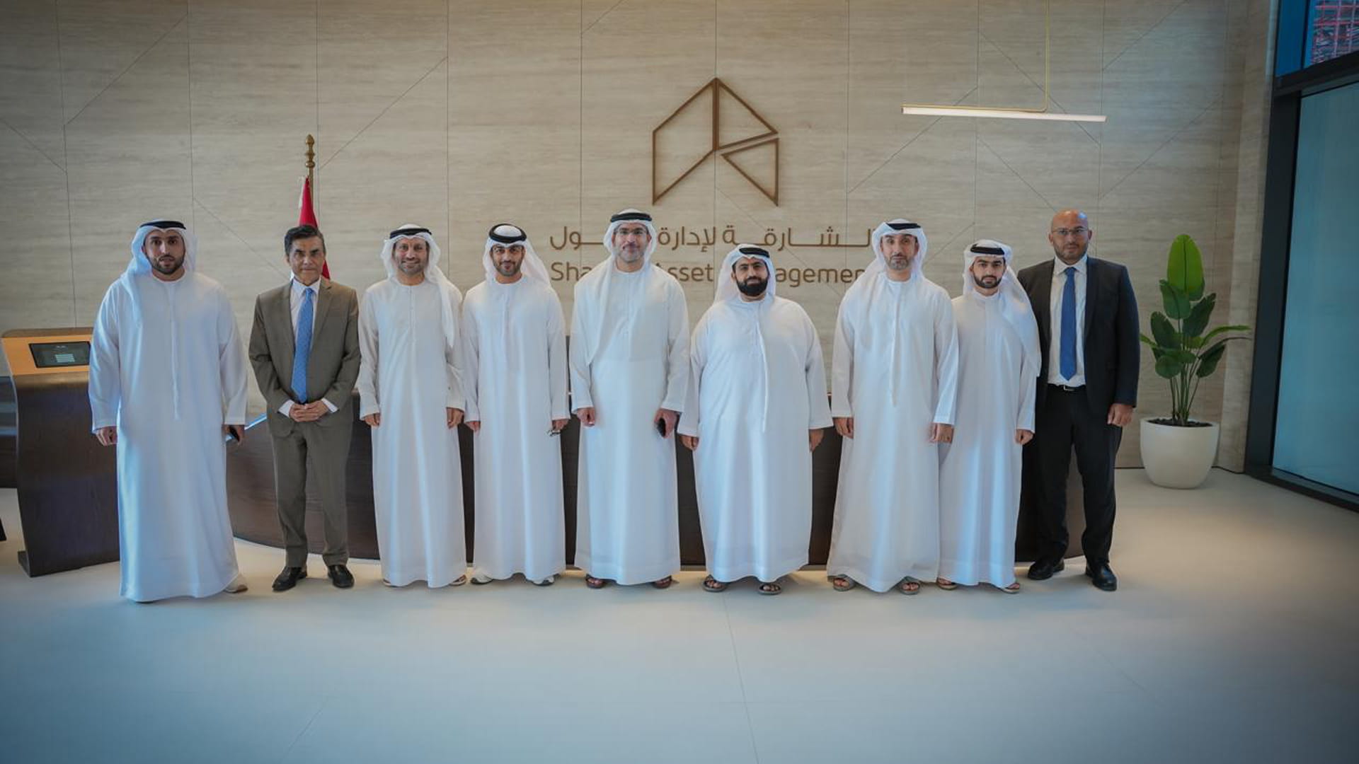 صورة بعنوان: "الشارقة لإدارة الأصول" تستضيف وفداً من "وزارة الطاقة" و"سنوك" 