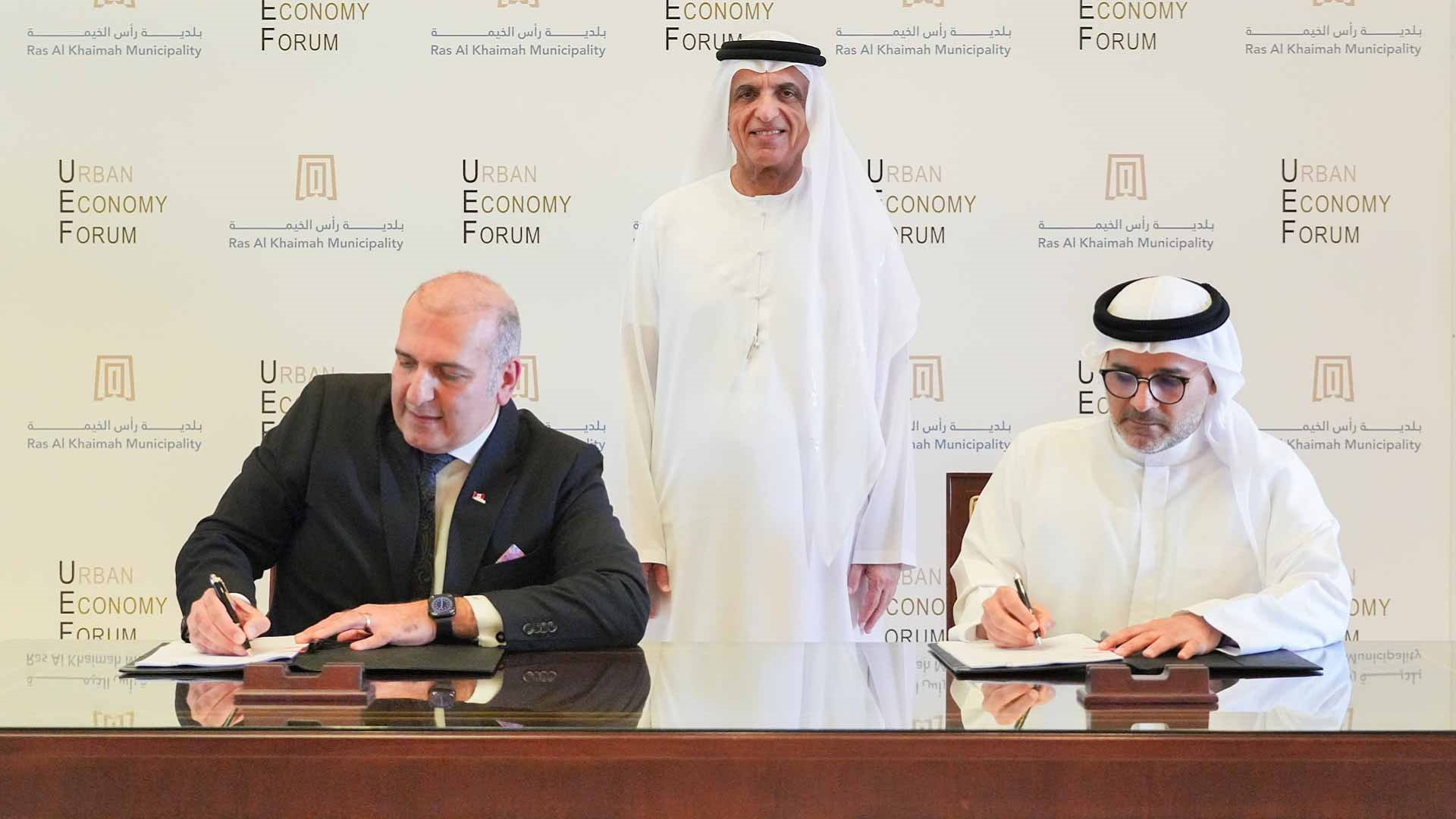 RAK Ruler attends Municipality, Urban Economy Forum MoU signing 