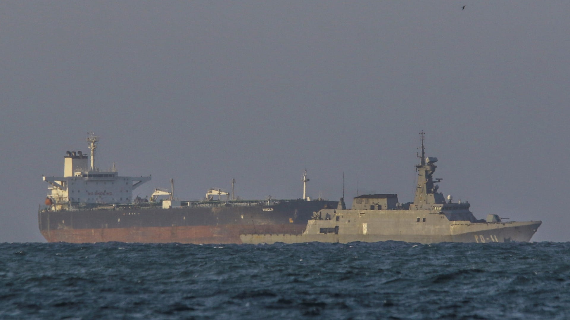 US aircraft carrier deployment heightens tensions with Venezuela 