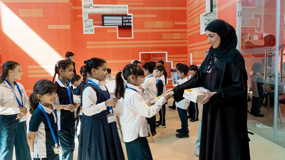  "سلامة الطفل" تعلّم الصغار كيفية التصرف عند الضياع بأماكن عامة 