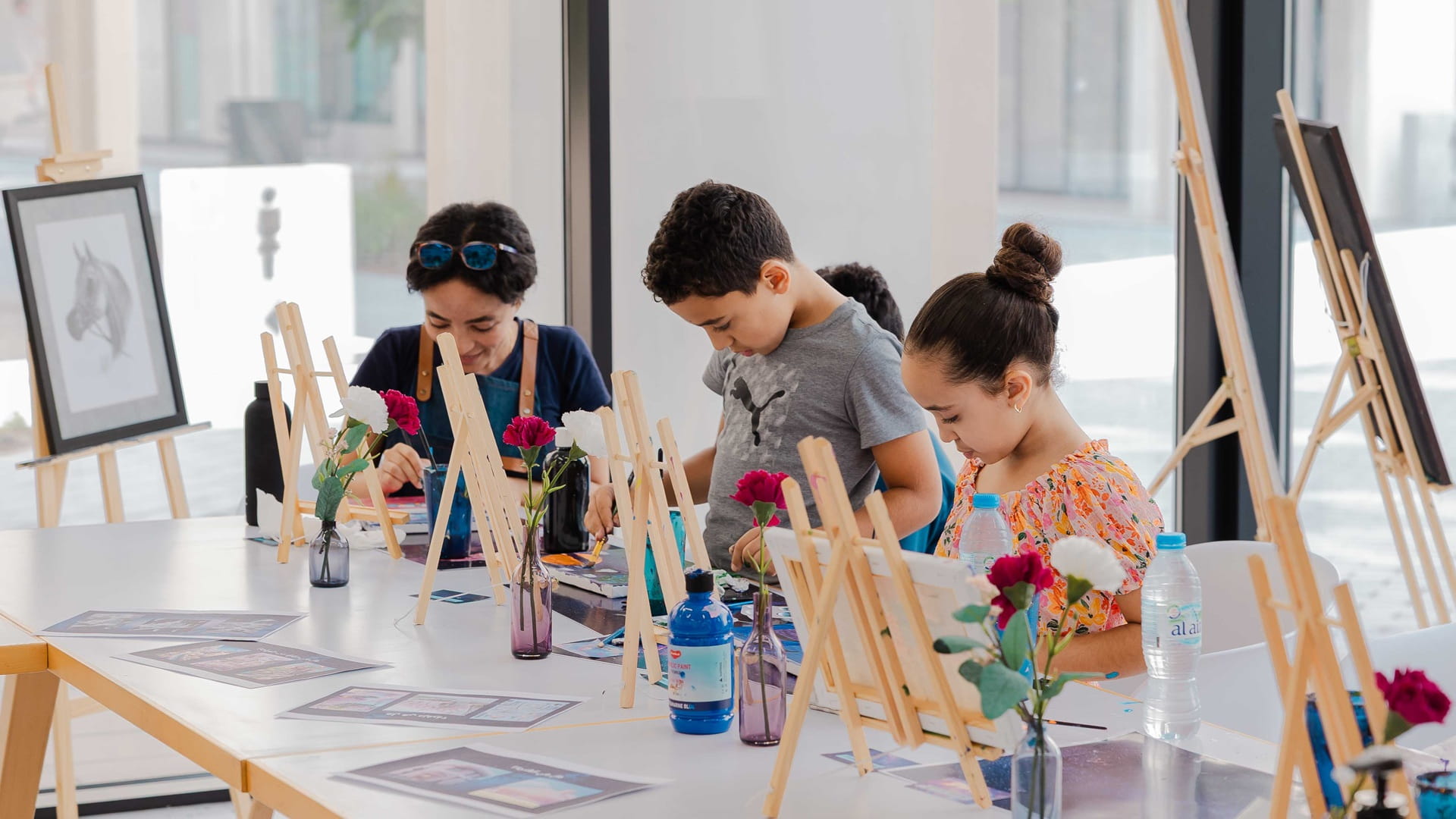 "أطفال الشارقة" تنظم ورش وفعاليات تعزّز الهوية والثقافة الإماراتية 