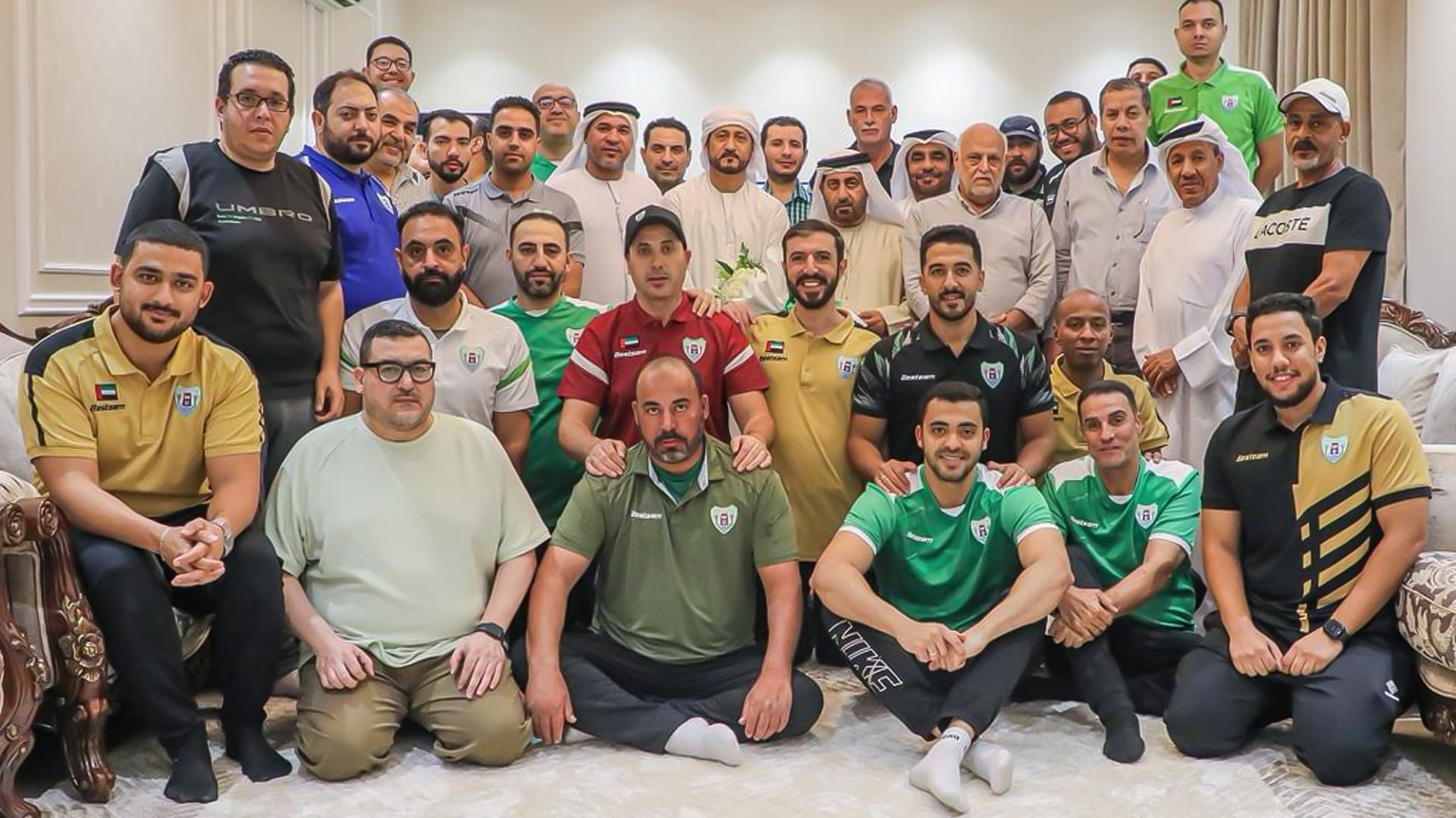 Image for the title: Dibba Club delegation visits official recovering from surgery 