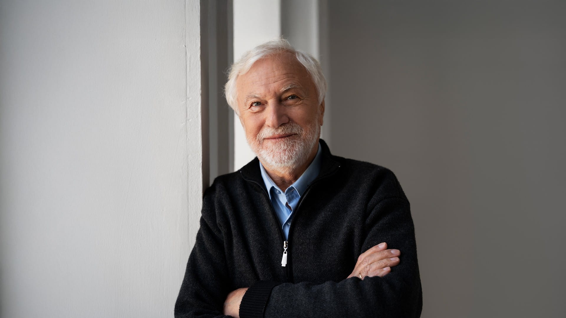 الشيب علامة الوقار عند العرب ووسيلة للوقاية من السرطان في اليابان 