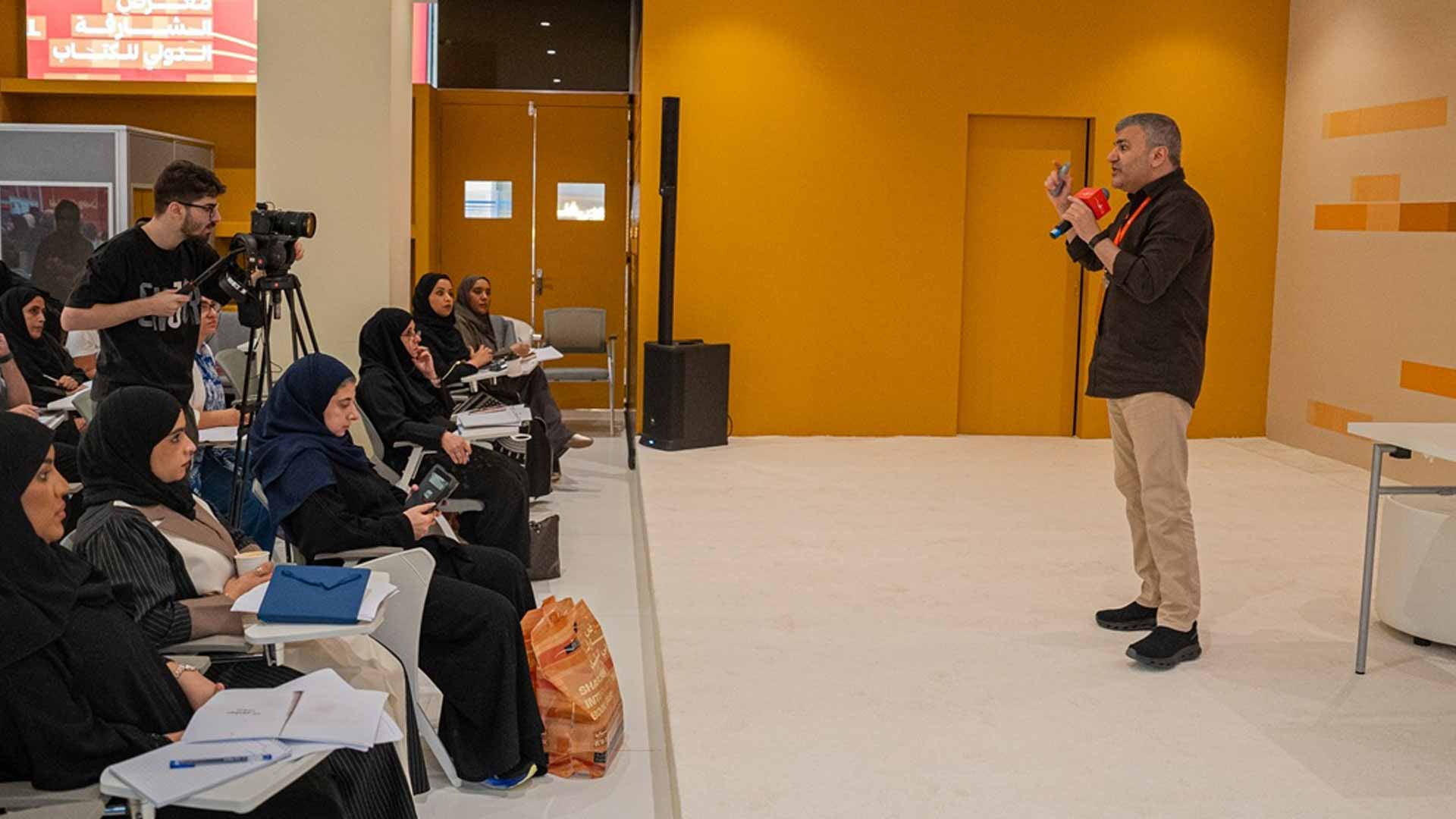 "الشارقة الدولي للكتاب" يمنح الموهوبين أسرار كتابة الرواية والقصة 