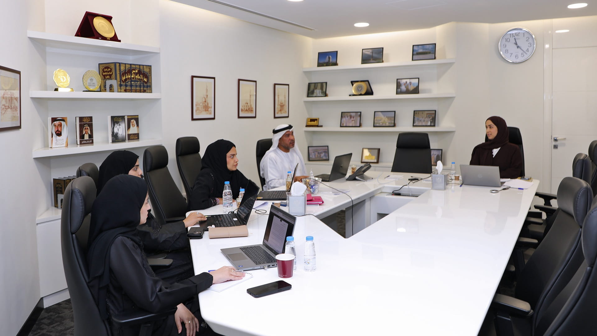 "أشغال الشارقة" تجري مقابلات لاختيار مرشحي جائزة التميز "ارتق" 