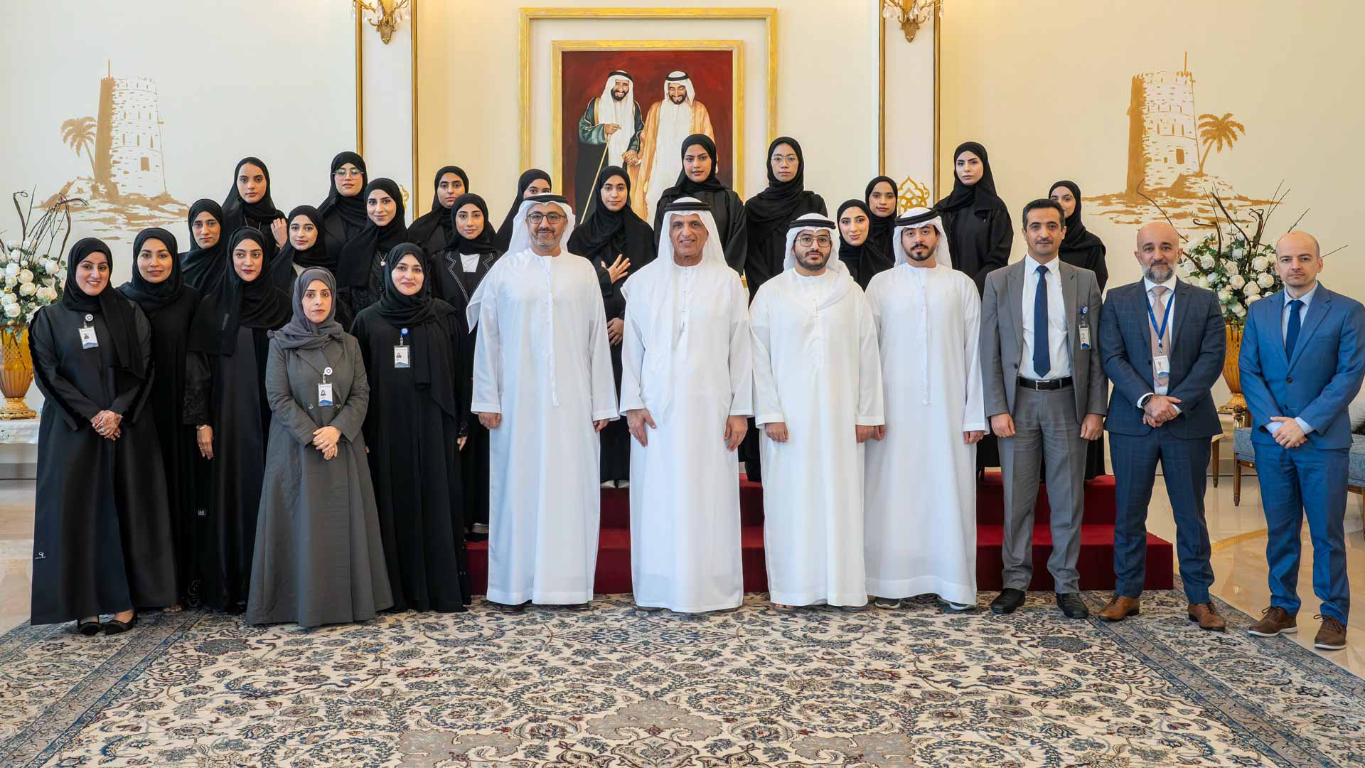 سعود بن صقر يستقبل خريجي كليات التقنية العليا برأس الخيمة  