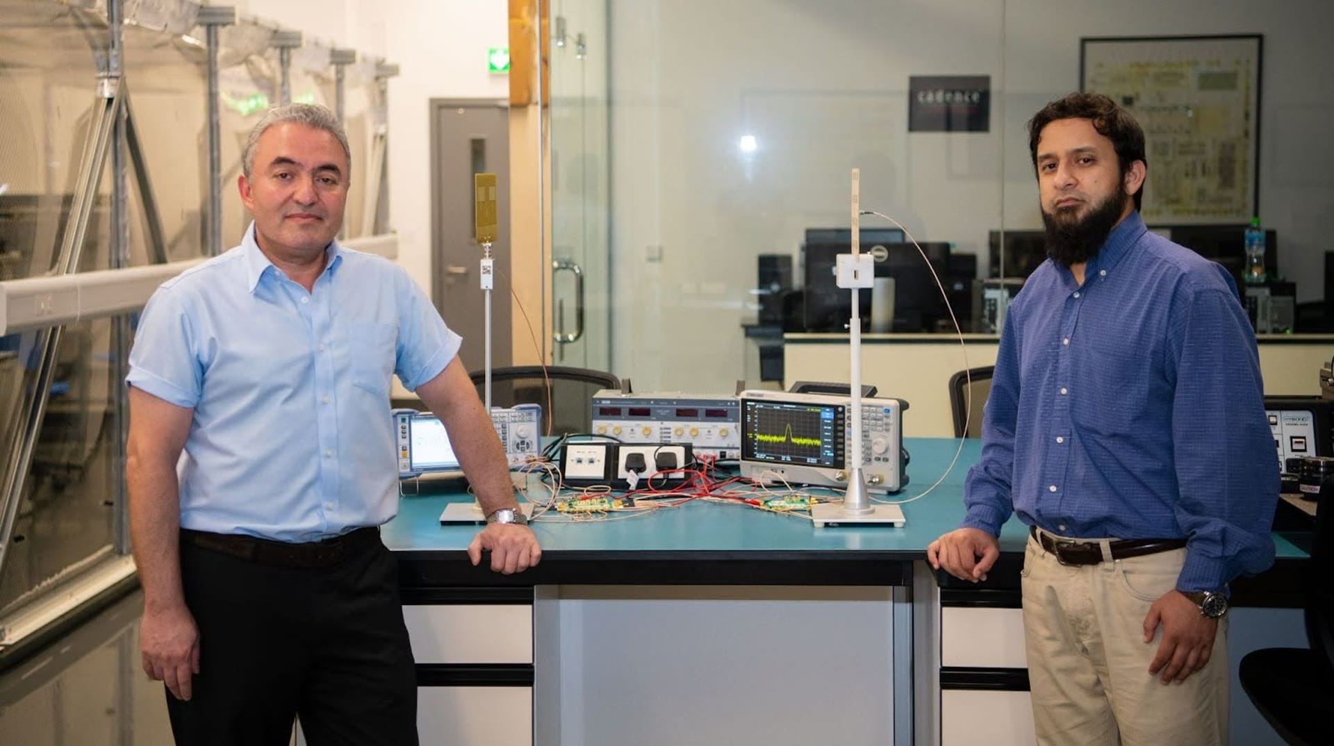 صورة بعنوان: باحثو "أميركية الشارقة" ينالون براءة اختراع لنظام رادار مصغّر  