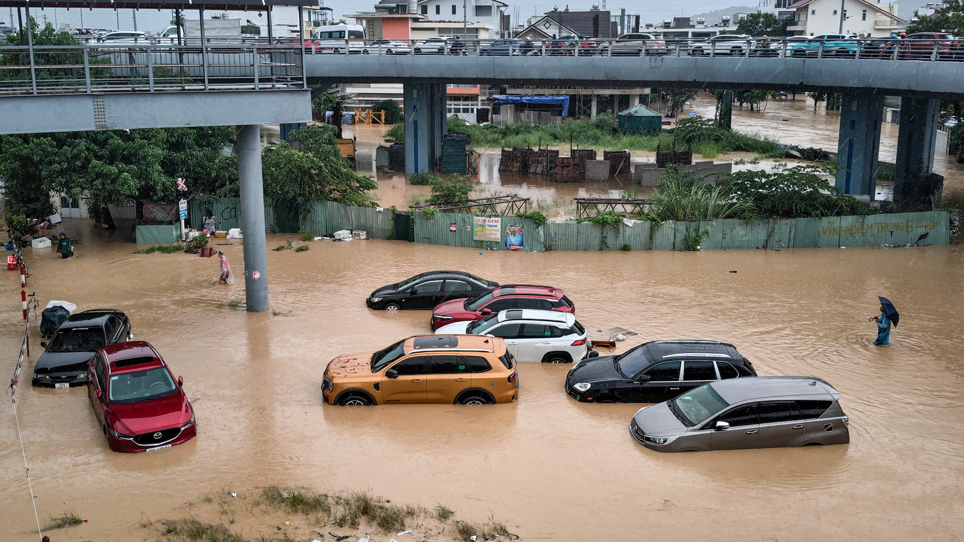 Vietnam flooding death toll rises to 16