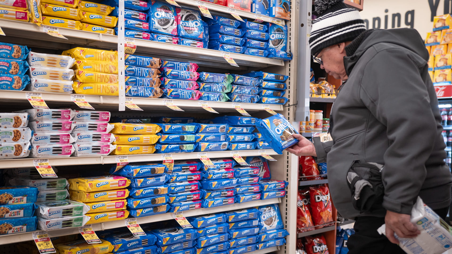 الأغذية فائقة المعالجة تشكل خطرًا على الصحة العامة في العالم 