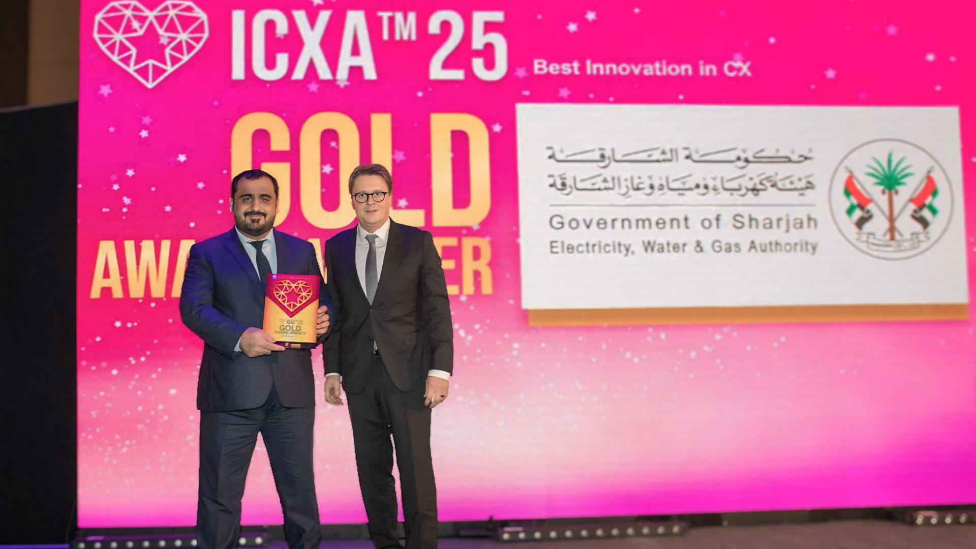 كهرباء الشارقة تتوّج بـ 4 جوائز في تجربة العملاء العالمية بلندن 