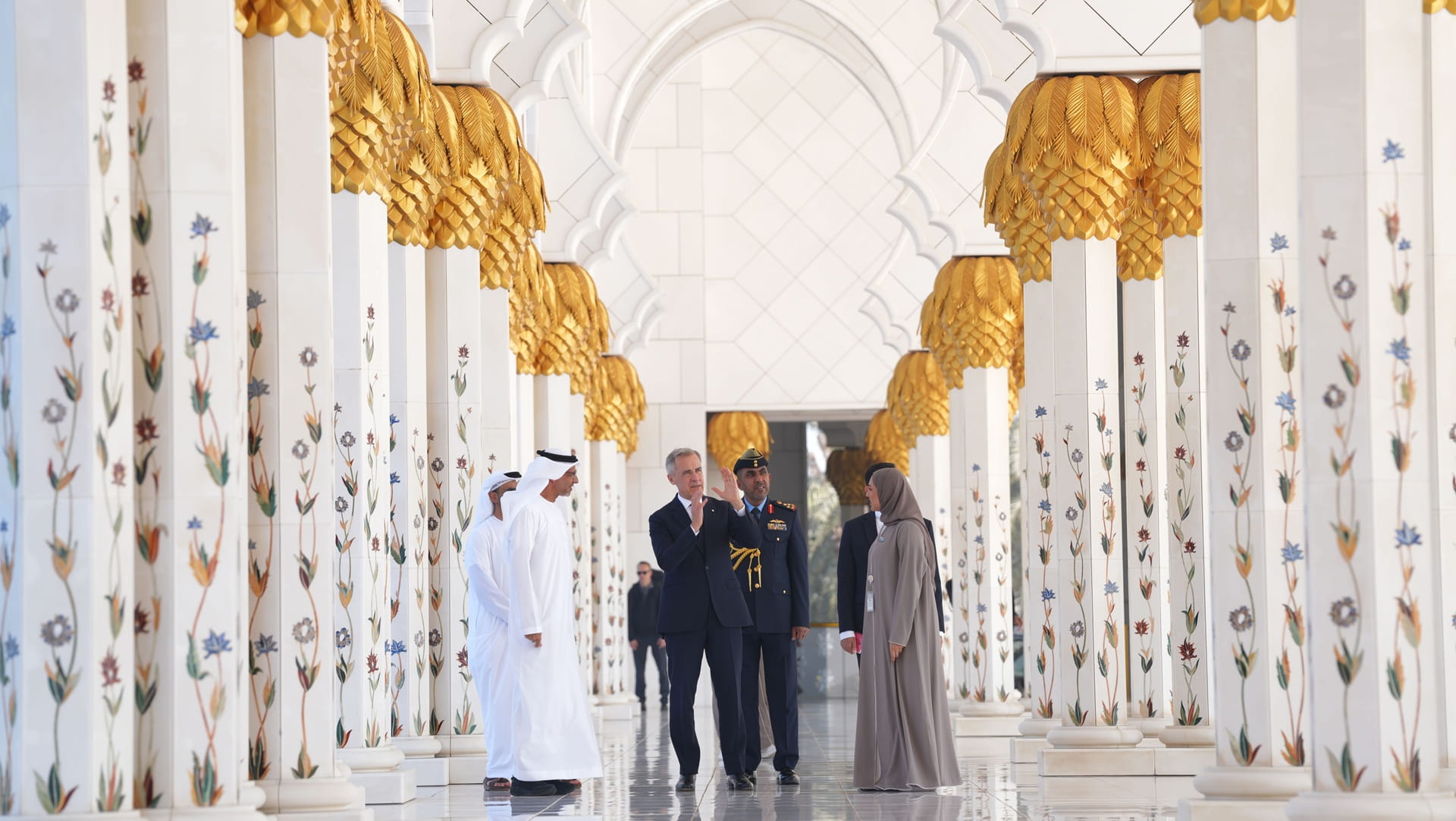 Canadian PM visits Sheikh Zayed Grand Mosque in Abu Dhabi