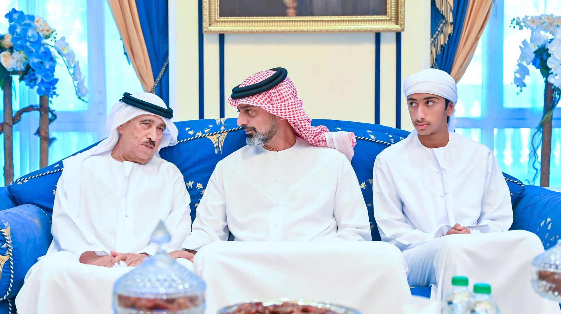 صورة بعنوان: عمار بن حميد يقدّم واجب العزاء في وفاة أسامة الشعفار 