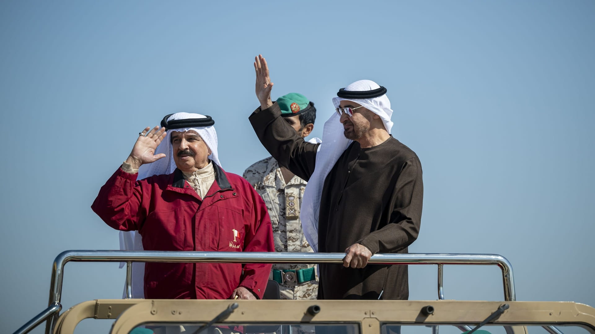 UAE President, Bahraini King attend joint military exercise 