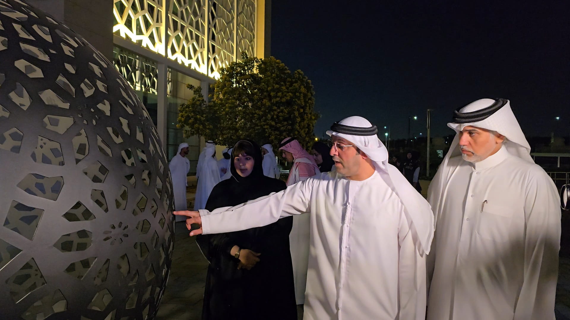 Inaugurating three outdoor exhibitions at Islamic Arts Festival 