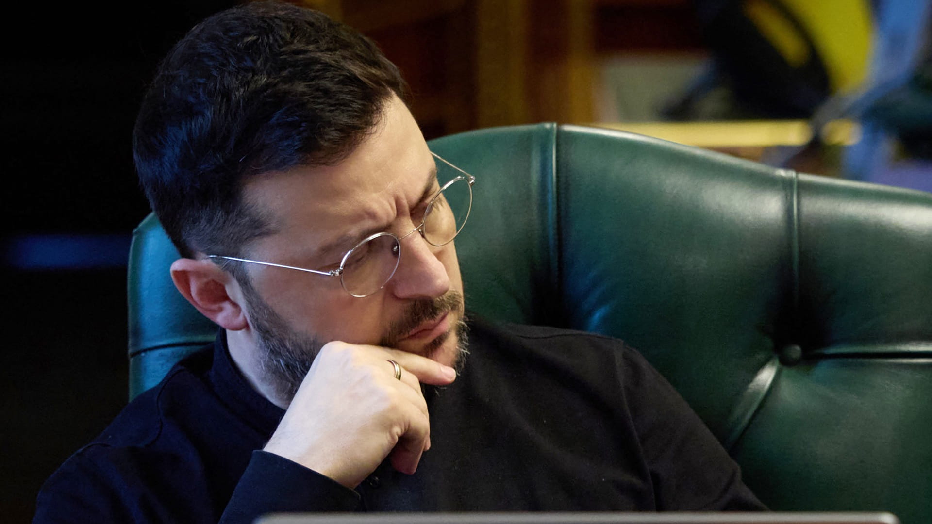 Trump's end war plan pushed back by Zelensky, welcomed by Putin