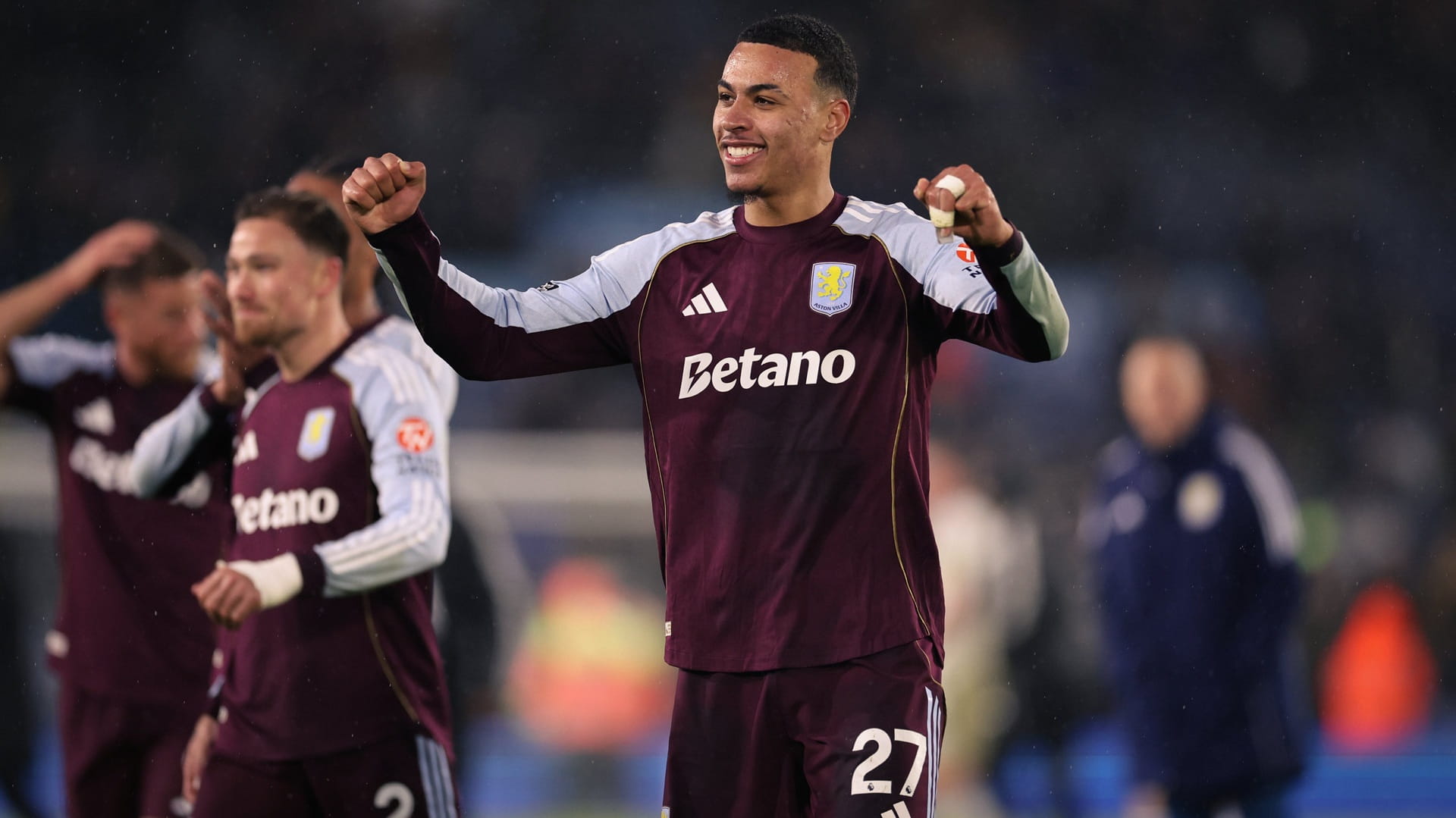 صورة بعنوان: أستون فيلا يزيد من أوجاع ليدز في الدوري الإنجليزي الممتاز 