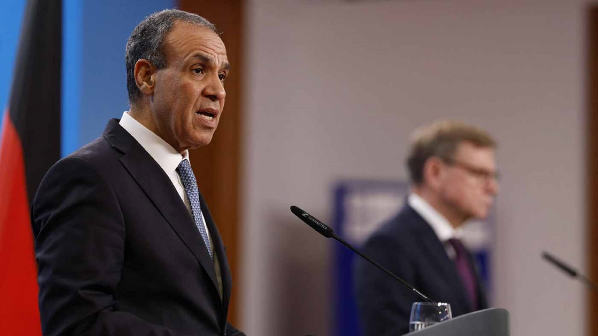 مصر تدعو لتنفيذ "المرحلة الثانية" من خطة ترامب بشأن غزة