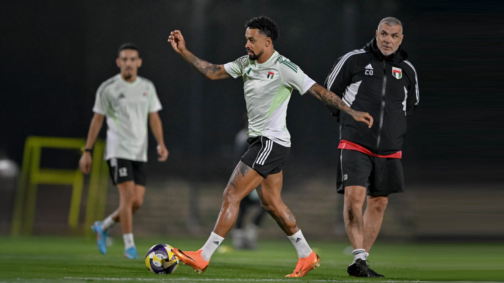 منتخب الإمارات يفتتح مشواره غداً في كأس العرب بمواجهة الأردن 