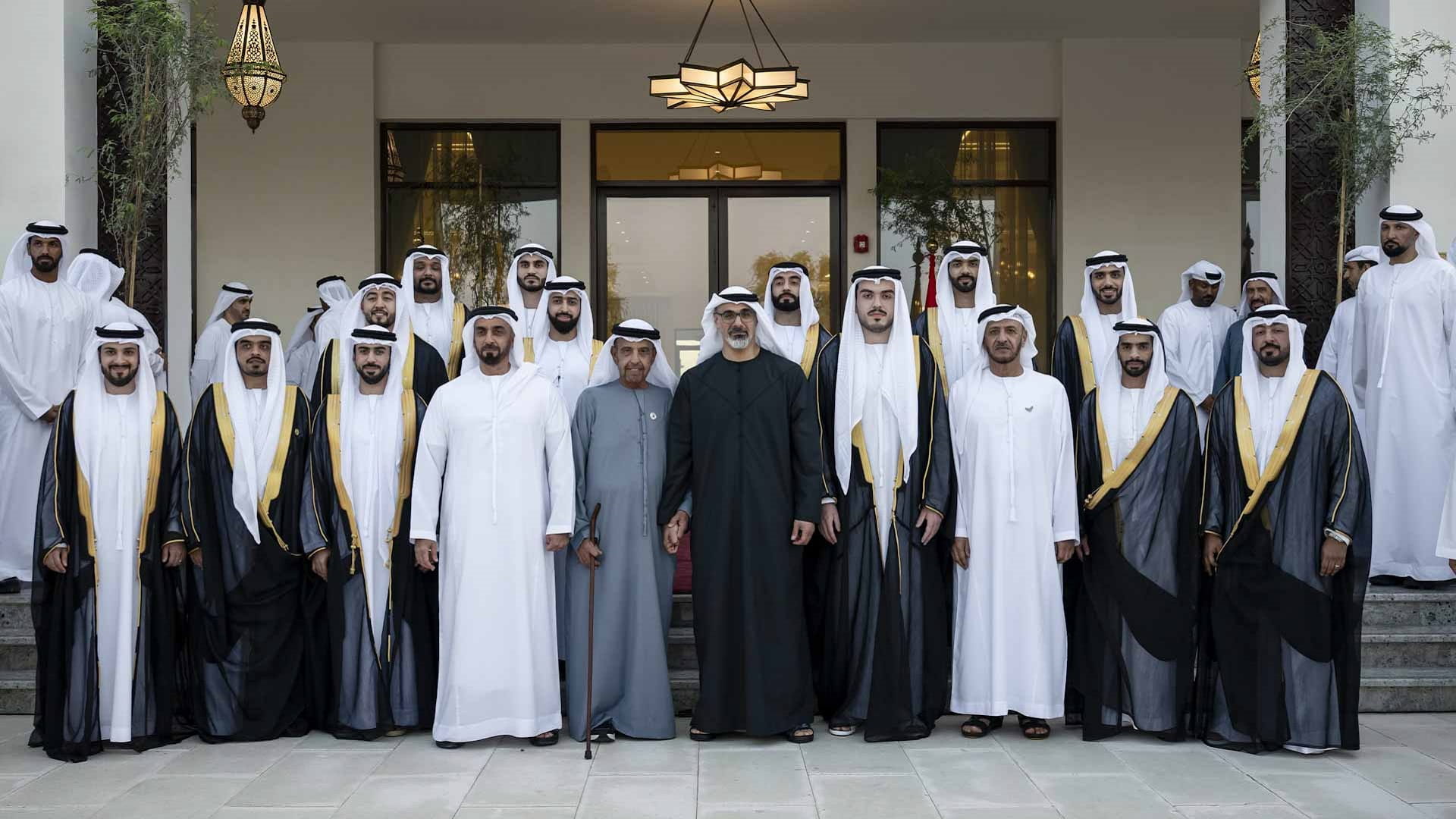 خالد بن محمد وسيف بن زايد يشهدان العرس الجماعي لقبيلة الهواشم 