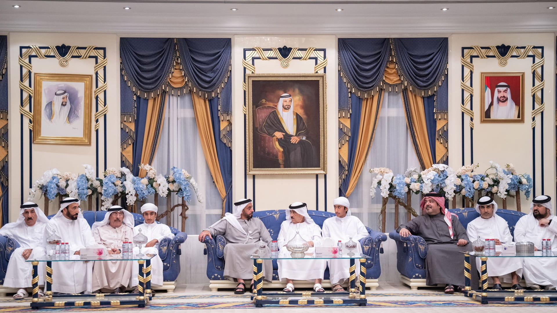 صورة بعنوان: سيف بن زايد يقدّم واجب العزاء في وفاة أسامة الشعفار 