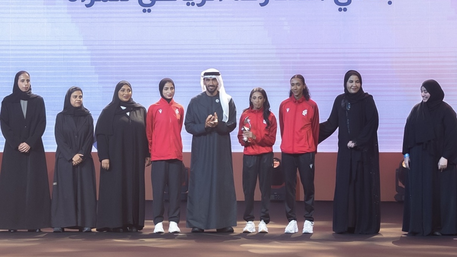 لاعبات الشارقة يفزن بفئتين في جائزة فاطمة بنت مبارك لرياضة المرأة 