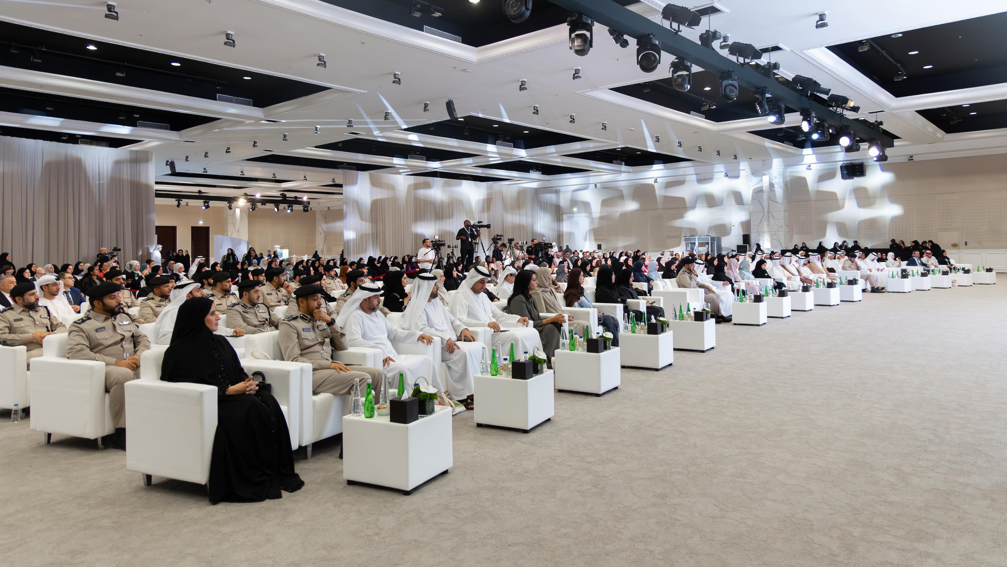 جواهر القاسمي تشهد منتدى سلامة الطفل وتؤكد: أبناؤكم أمانة بأعناقكم