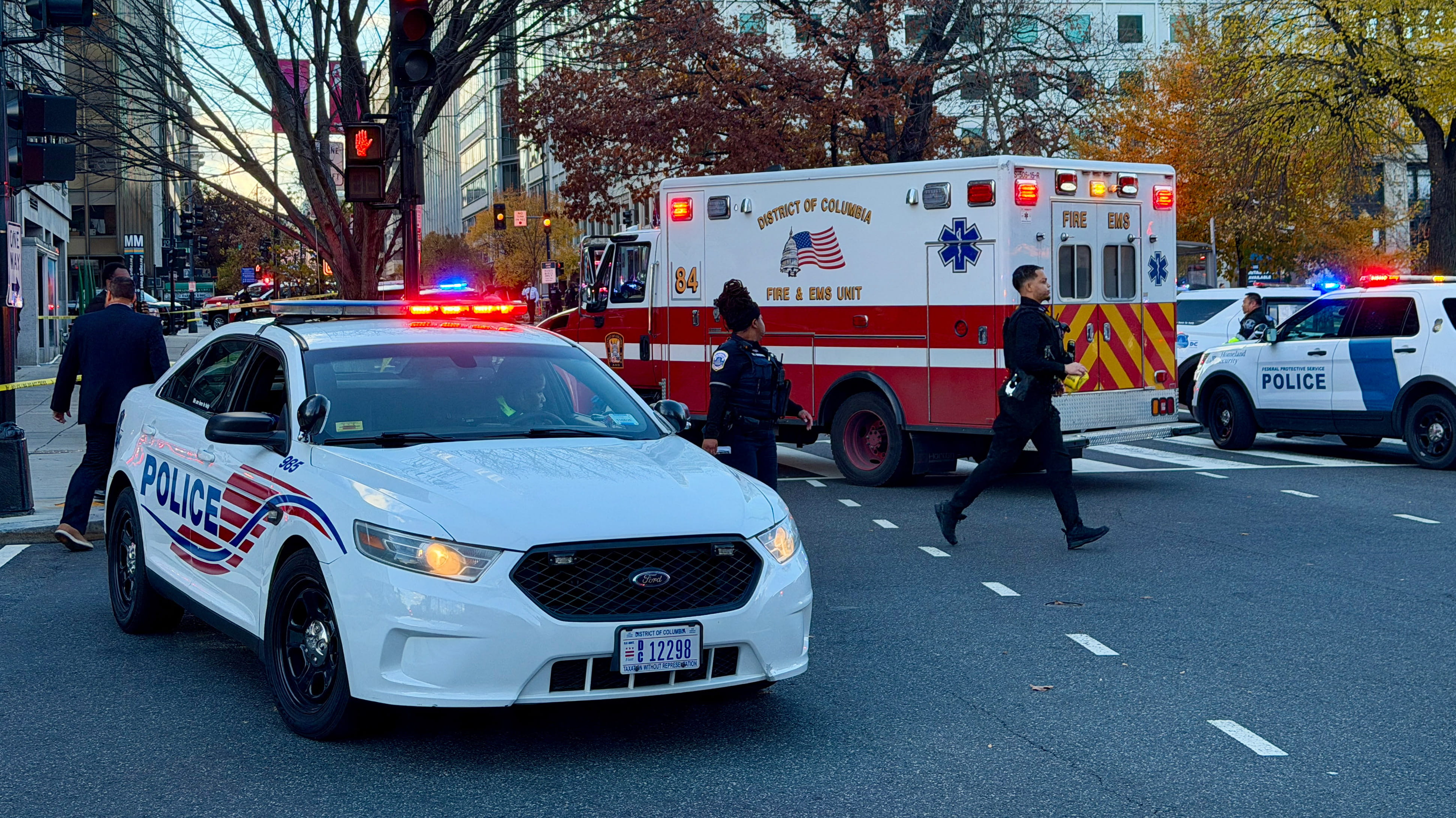 جريحان من الحرس الوطني بإطلاق نار قرب البيت الأبيض في واشنطن 