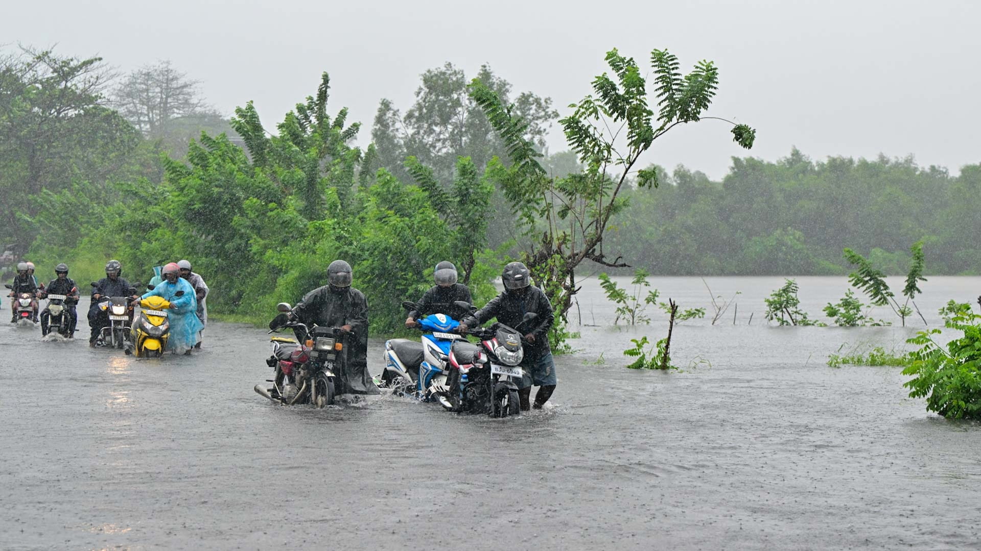 Sri Lanka deploys troops as rising floodwaters claim 69 lives 