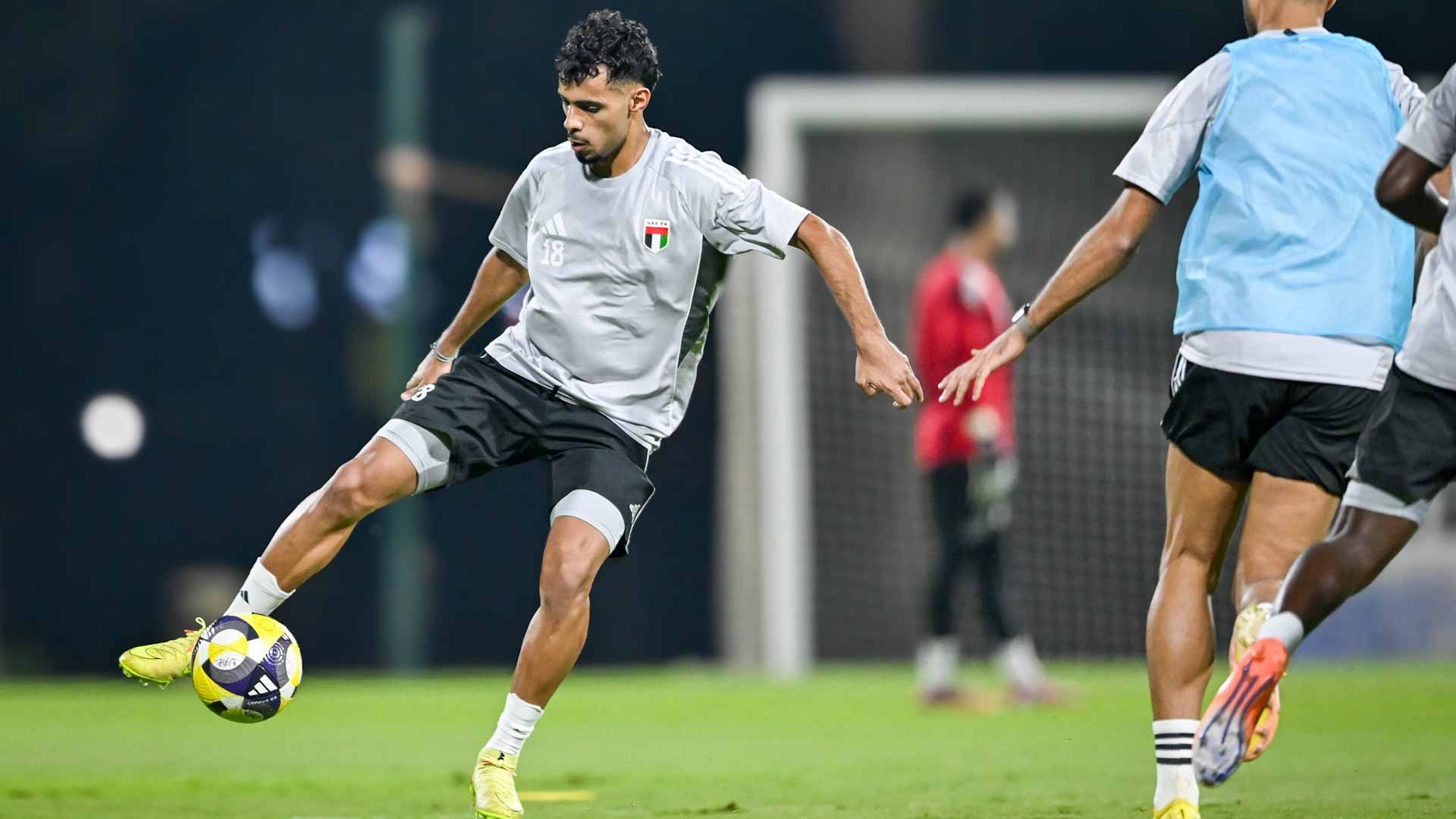 بعثة منتخب الإمارات تغادر إلى الدوحة للمشاركة في كأس العرب 