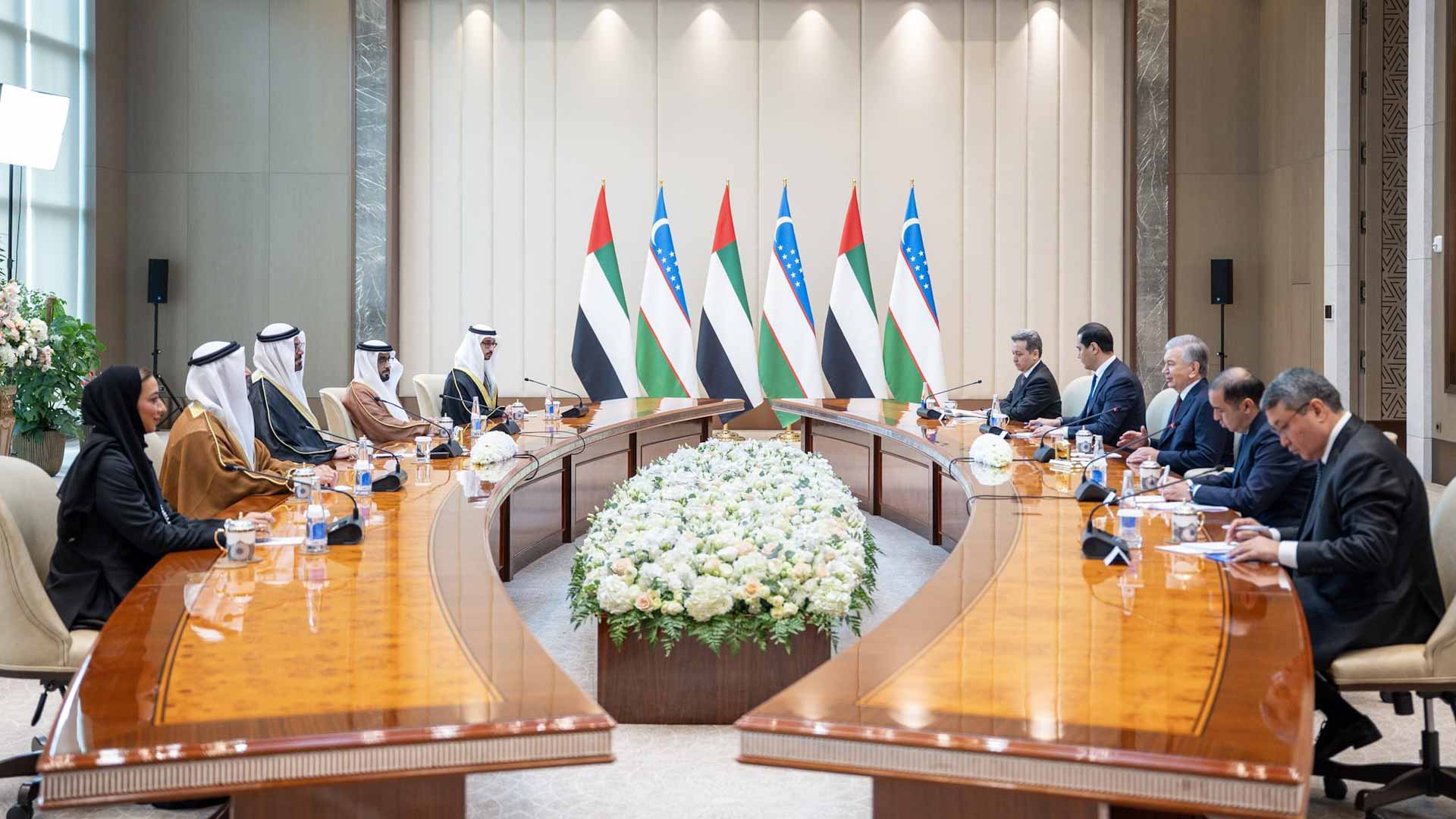 رئيس جمهورية أوزبكستان يستقبل وفد حكومة دولة الإمارات