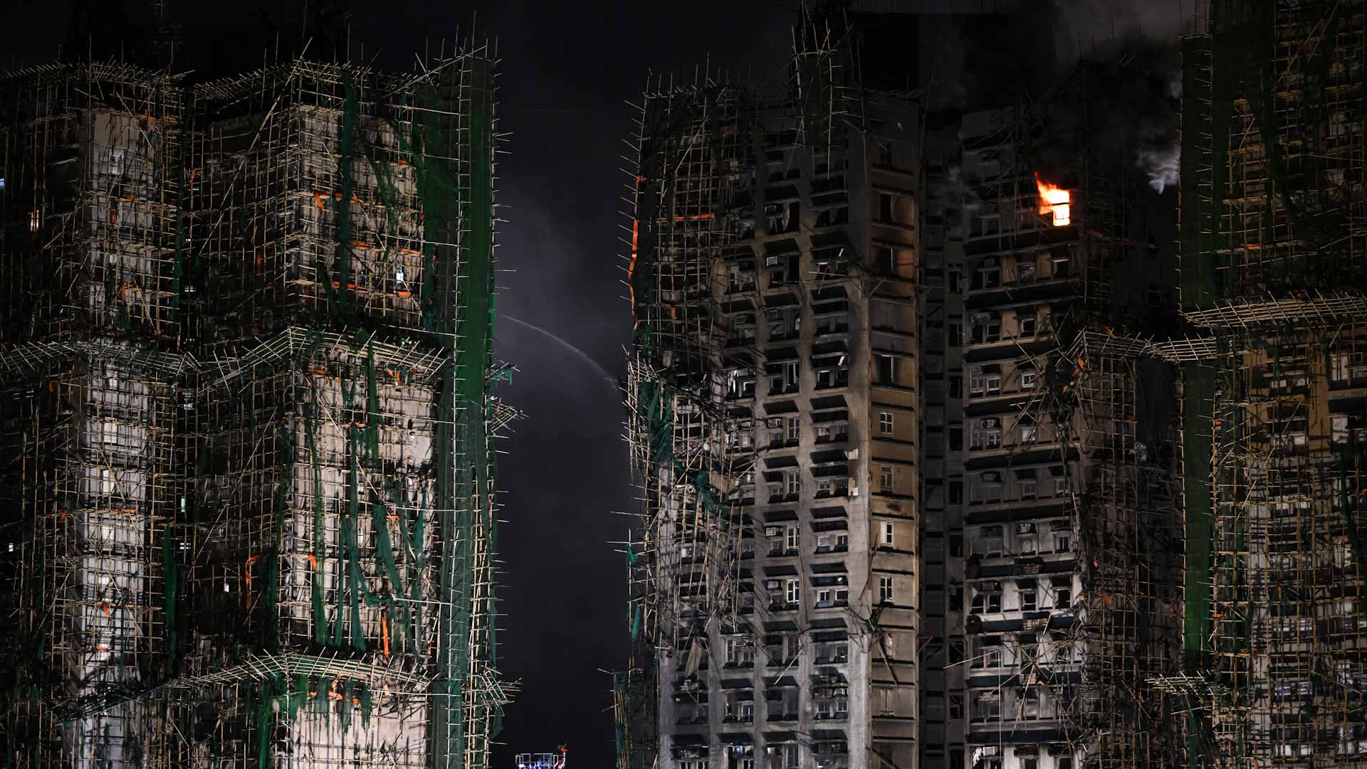 حصيلة ضحايا حريق أبراج هونغ كونغ الإدارية الخاصة ترتفع إلى 128