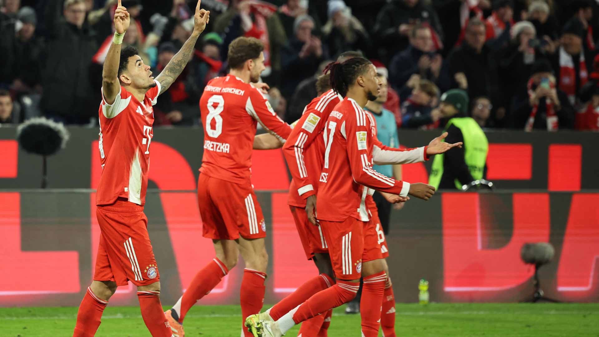 بايرن ميونيخ يتمسك بصدارة الدوري الألماني  