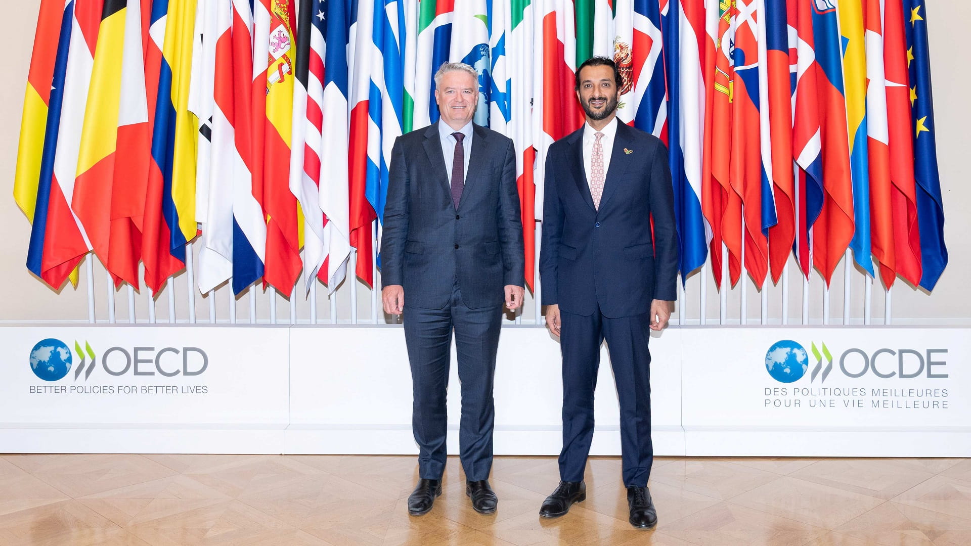 الإمارات ومنظمة التعاون الاقتصادي والتنمية تبحثان تعزيز شراكتهما  