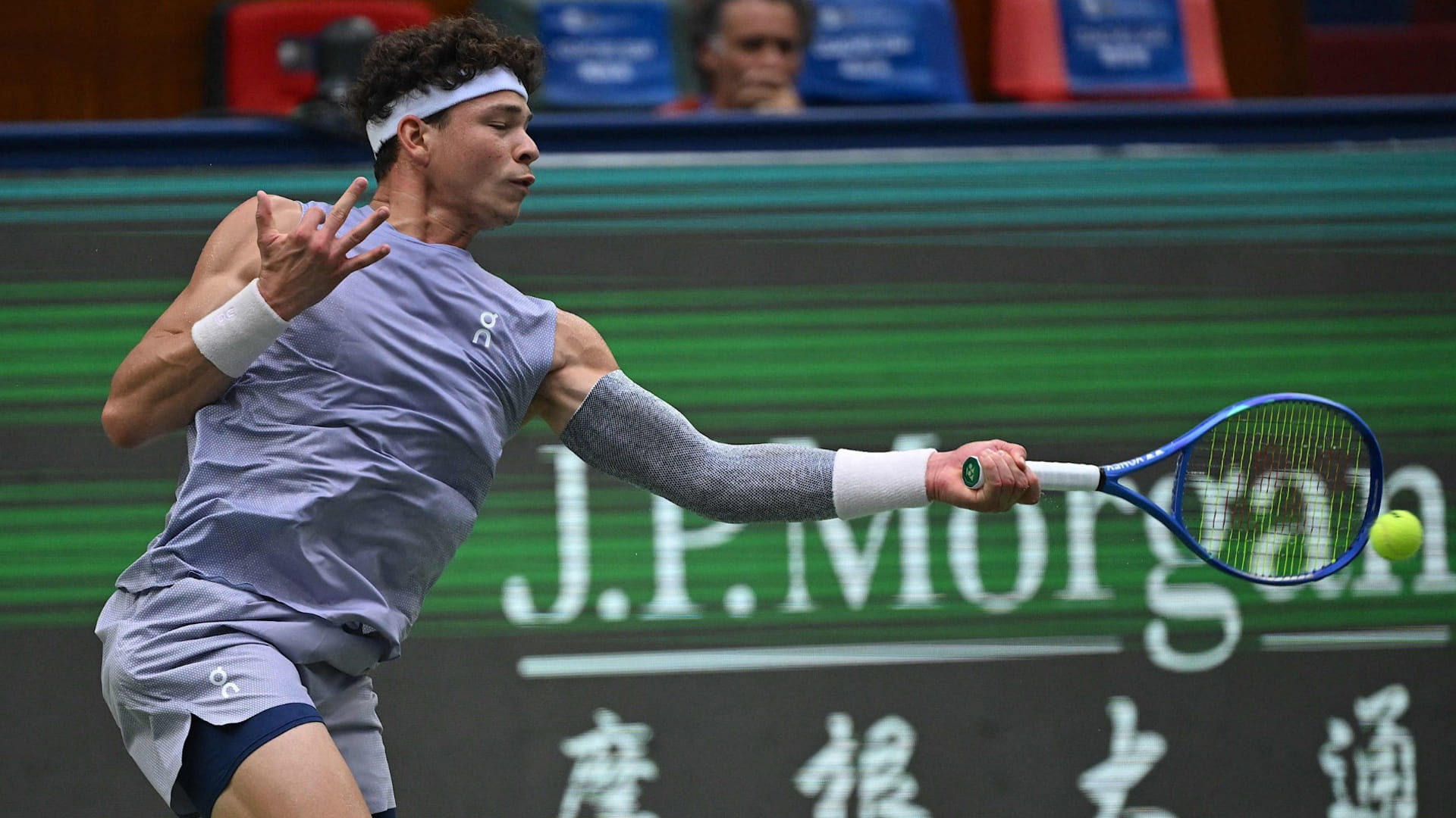   الأميركي بن شيلتون يودع بطولة شنغهاي للتنس من الدوري الثاني  